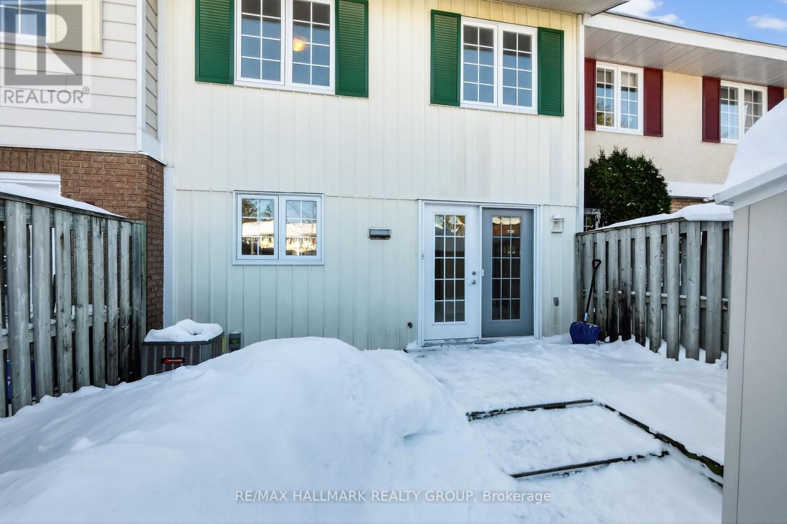 111 - 1061 Meadowlands Drive