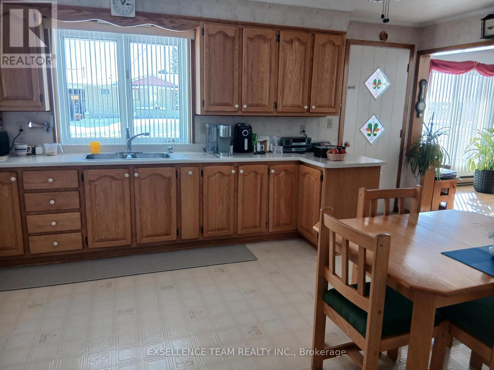 91 Victoria Street W