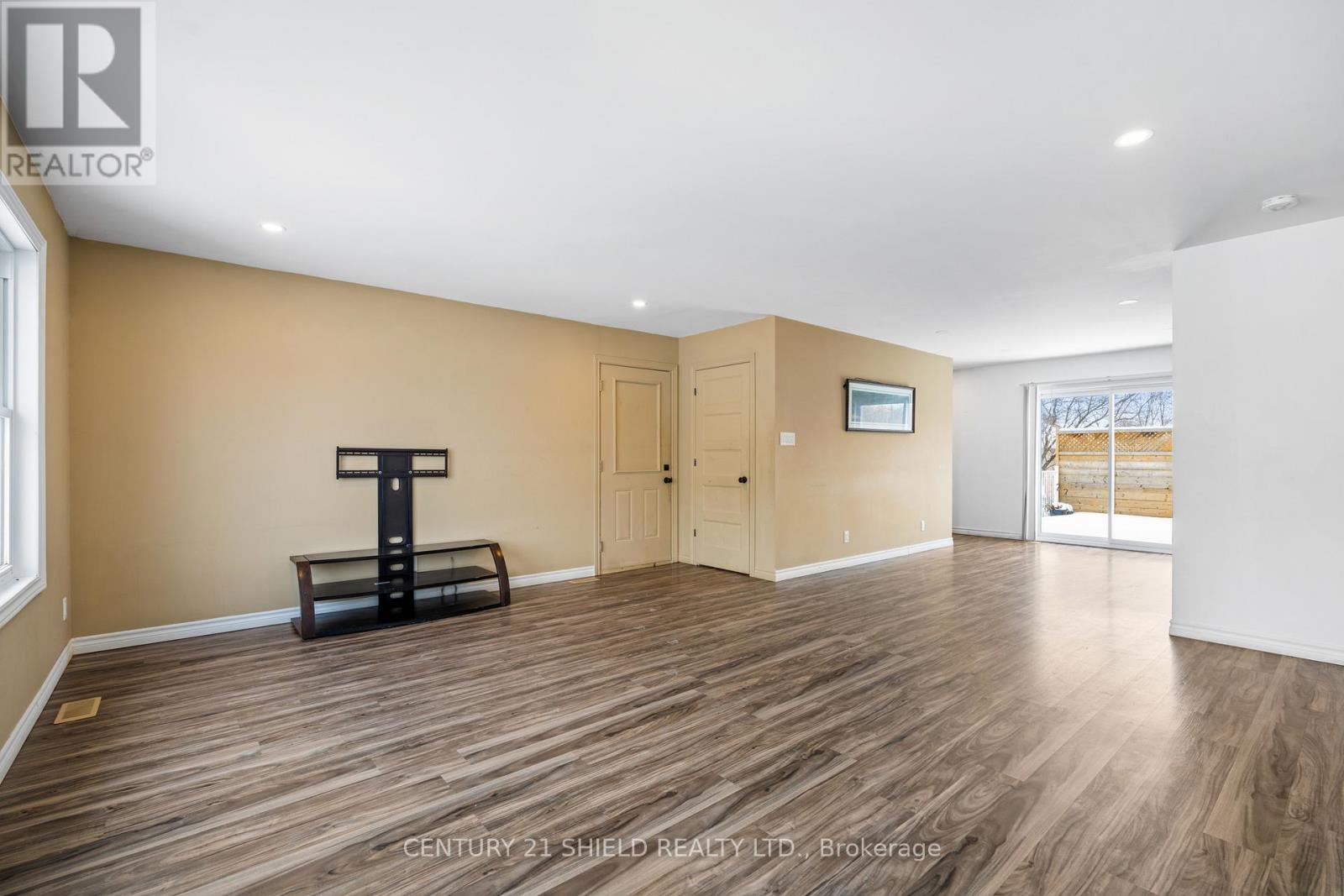 21992 Beauchamp Drive