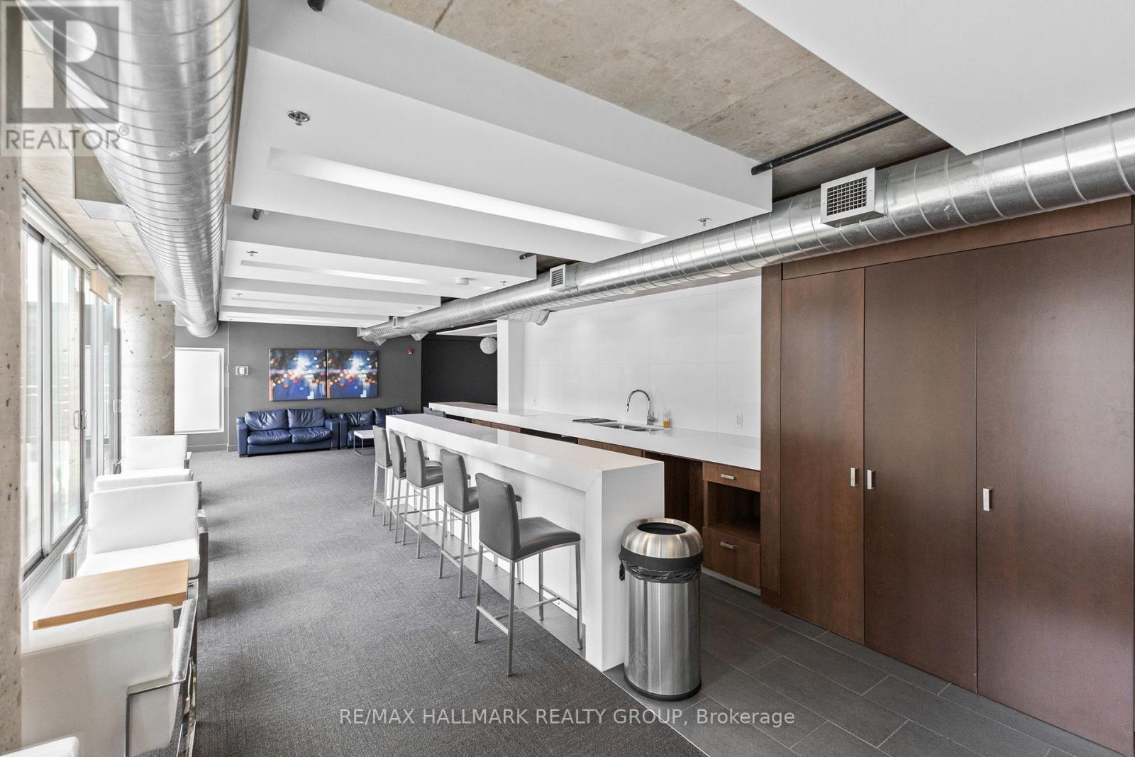 645 - 340 Mcleod Street