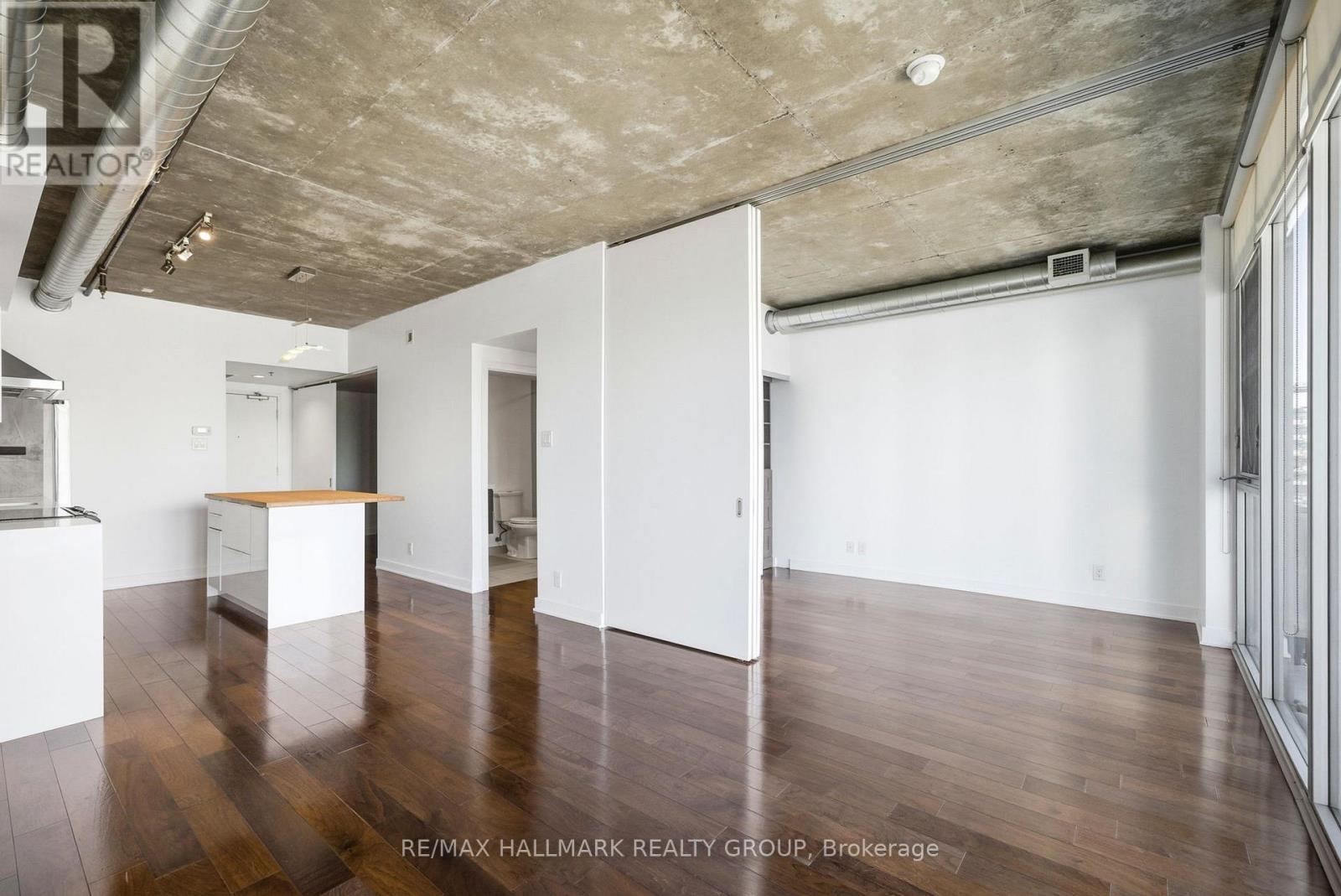 645 - 340 Mcleod Street