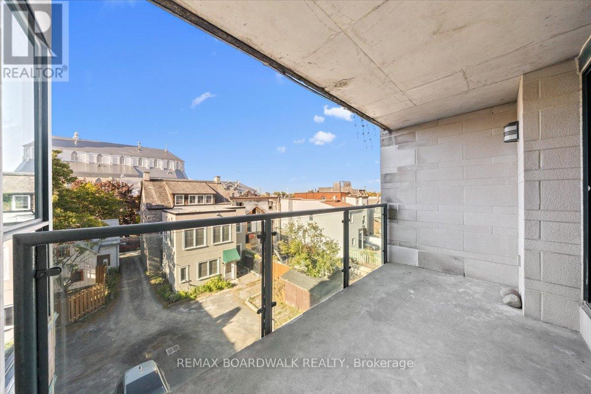 308 - 15 Murray Street