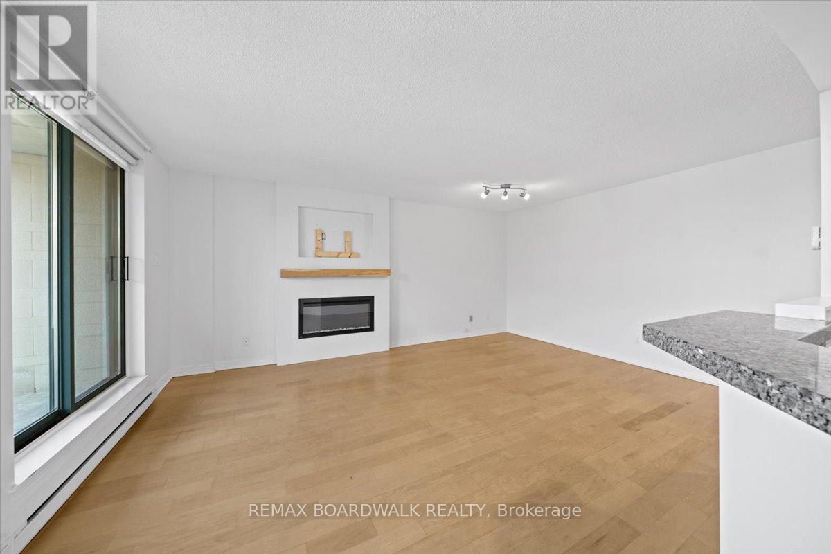 308 - 15 Murray Street