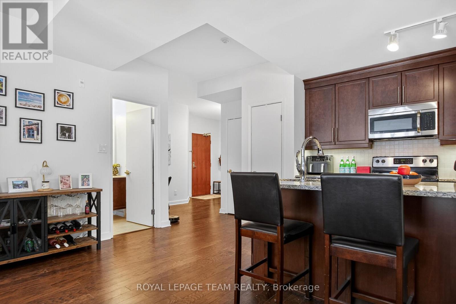 204 - 310 Centrum Boulevard