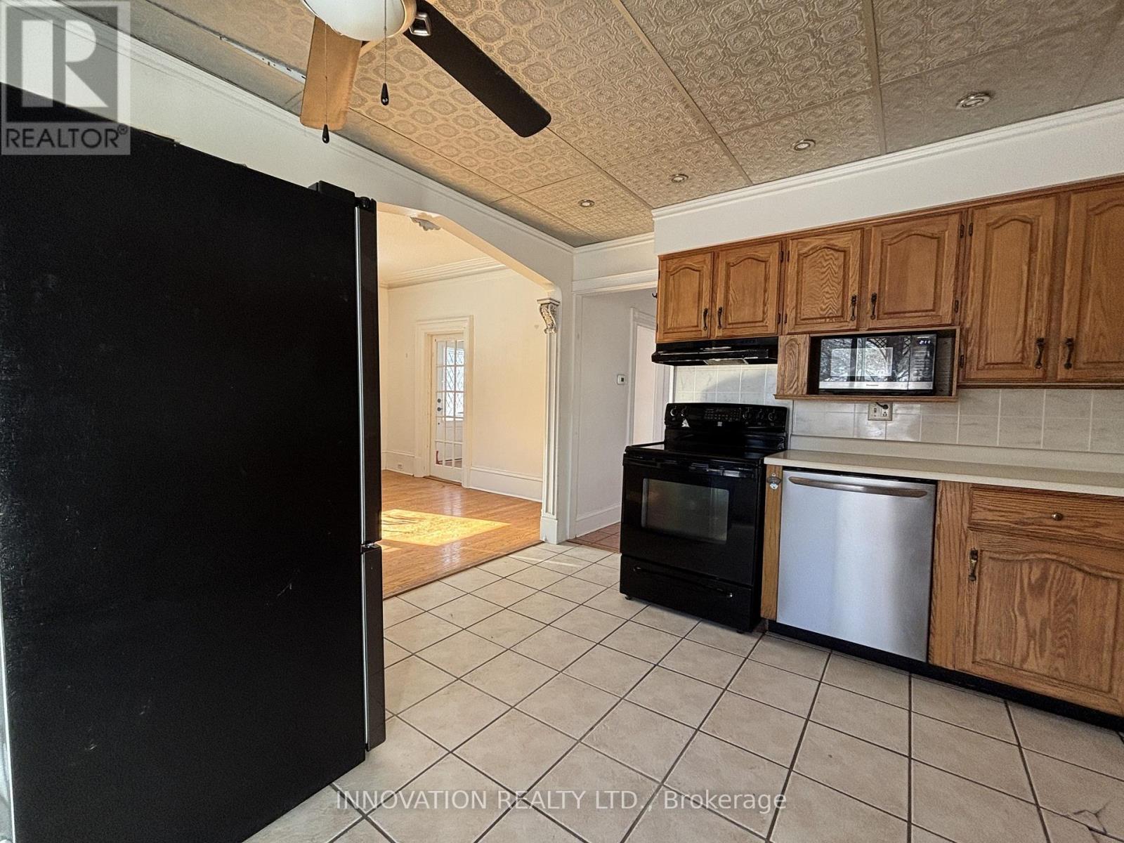 62 Mcgonigal Street E