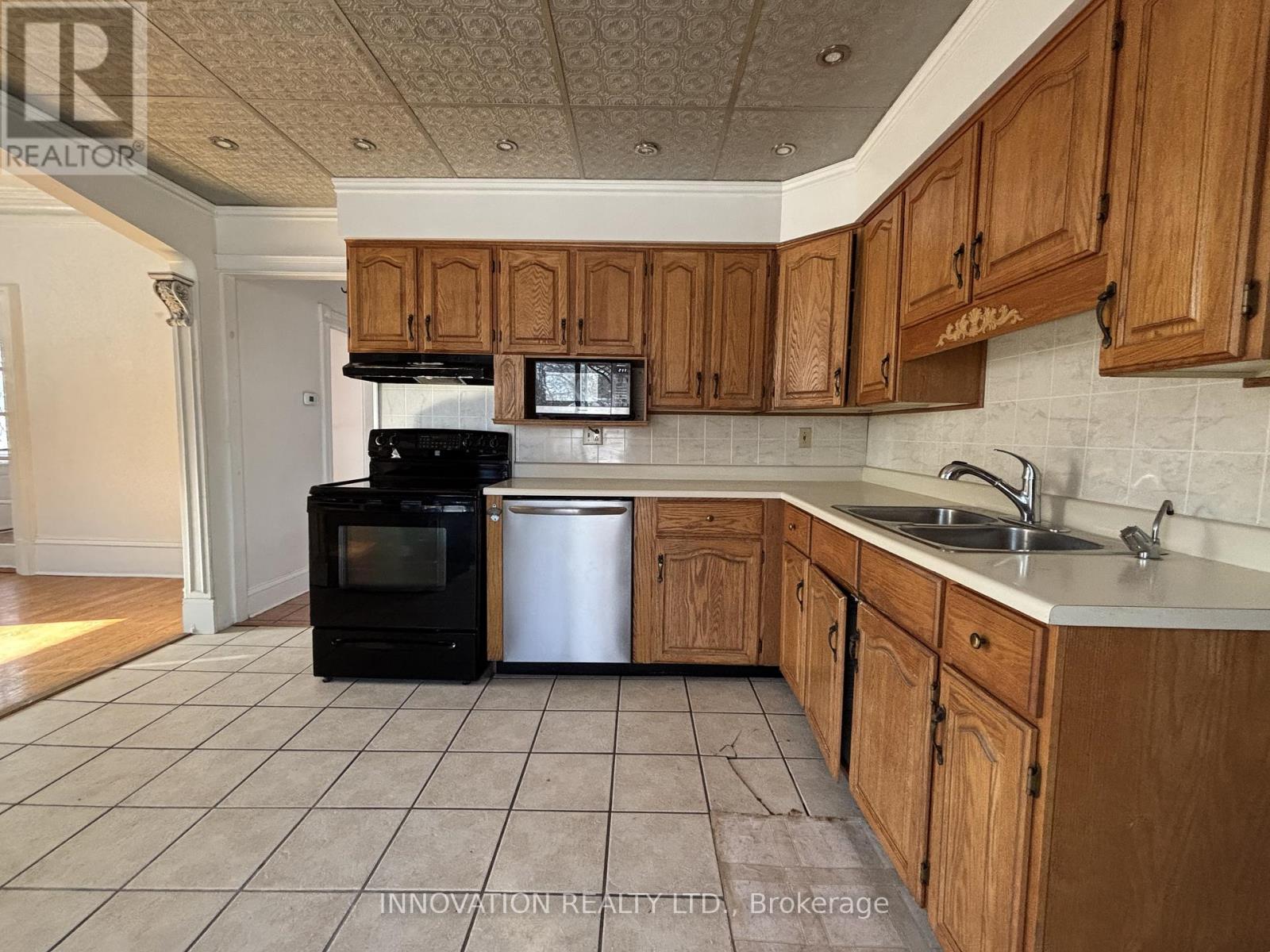 62 Mcgonigal Street E