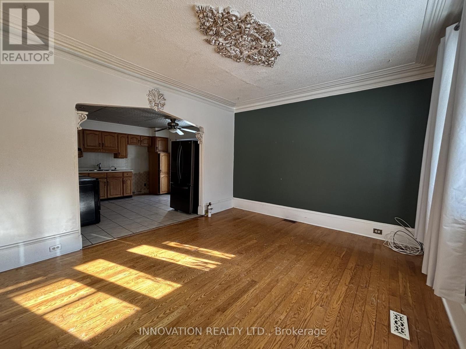 62 Mcgonigal Street E