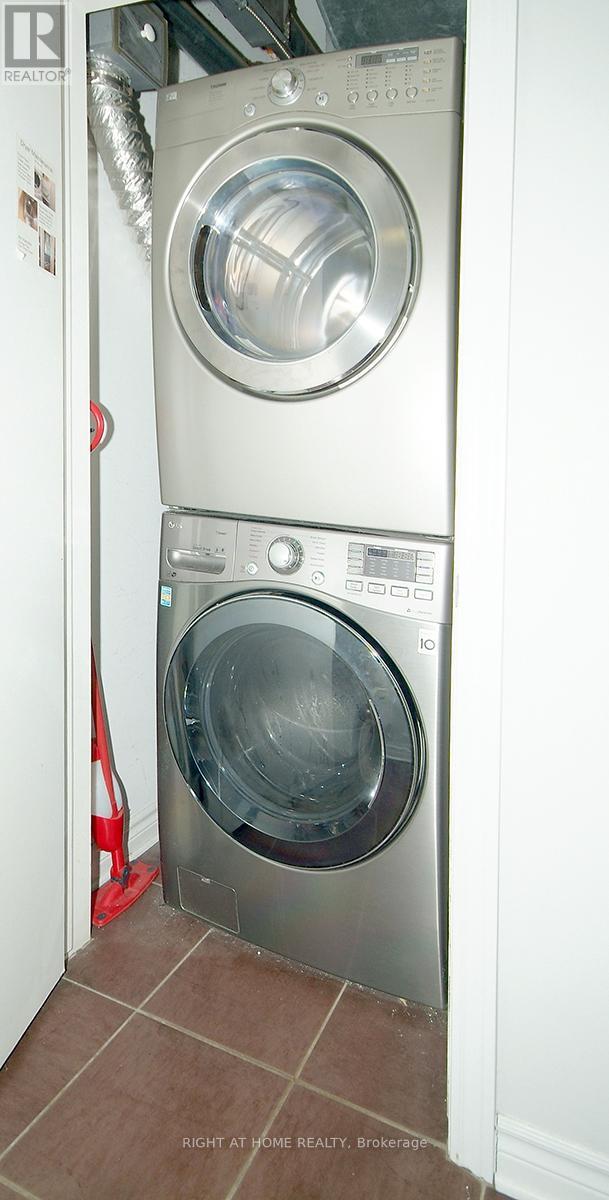 702 - 200 Rideau Street