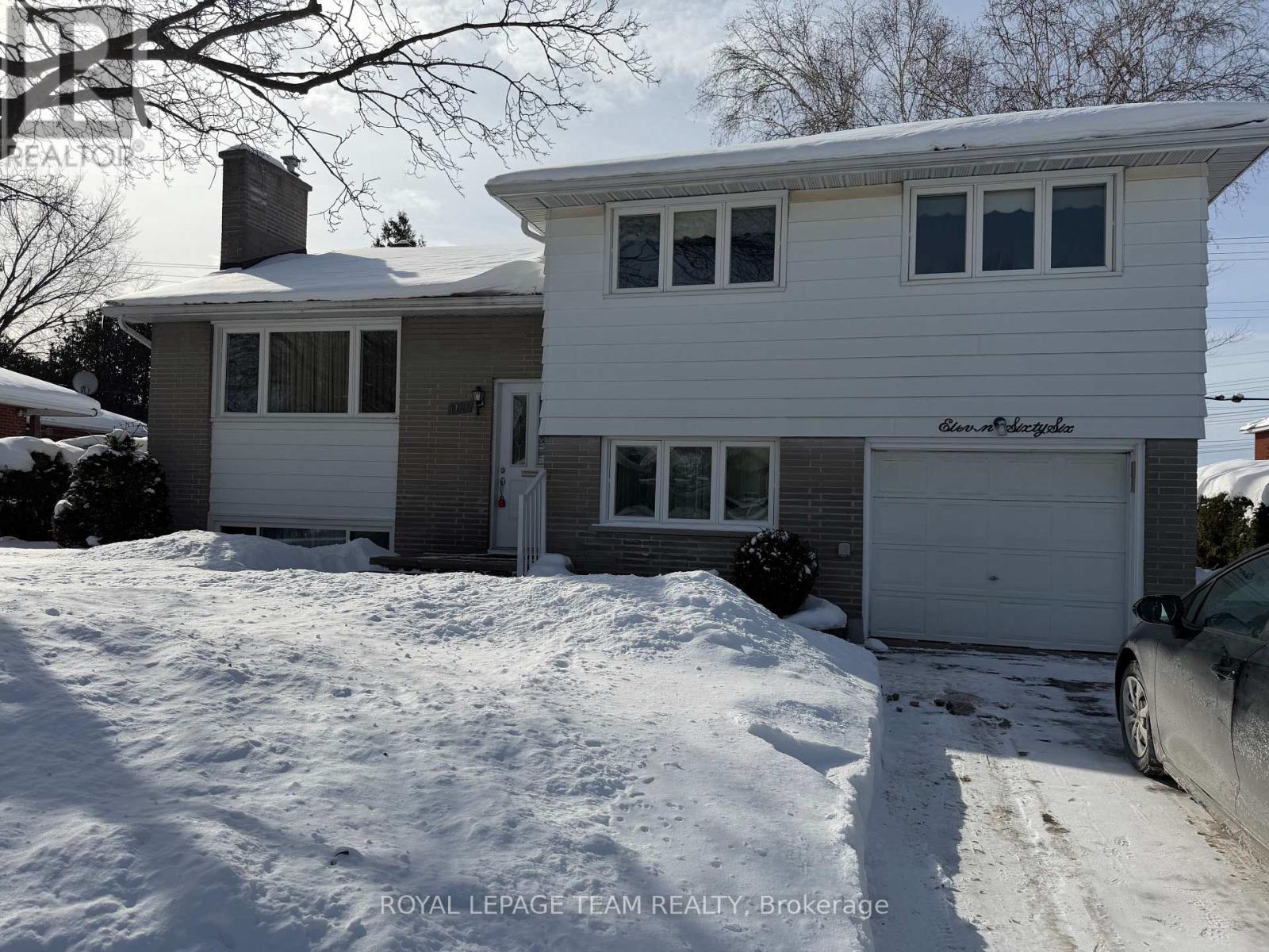 1166 Castle Hill Crescent