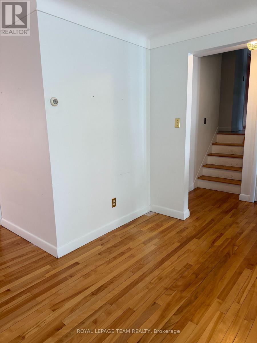 1166 Castle Hill Crescent