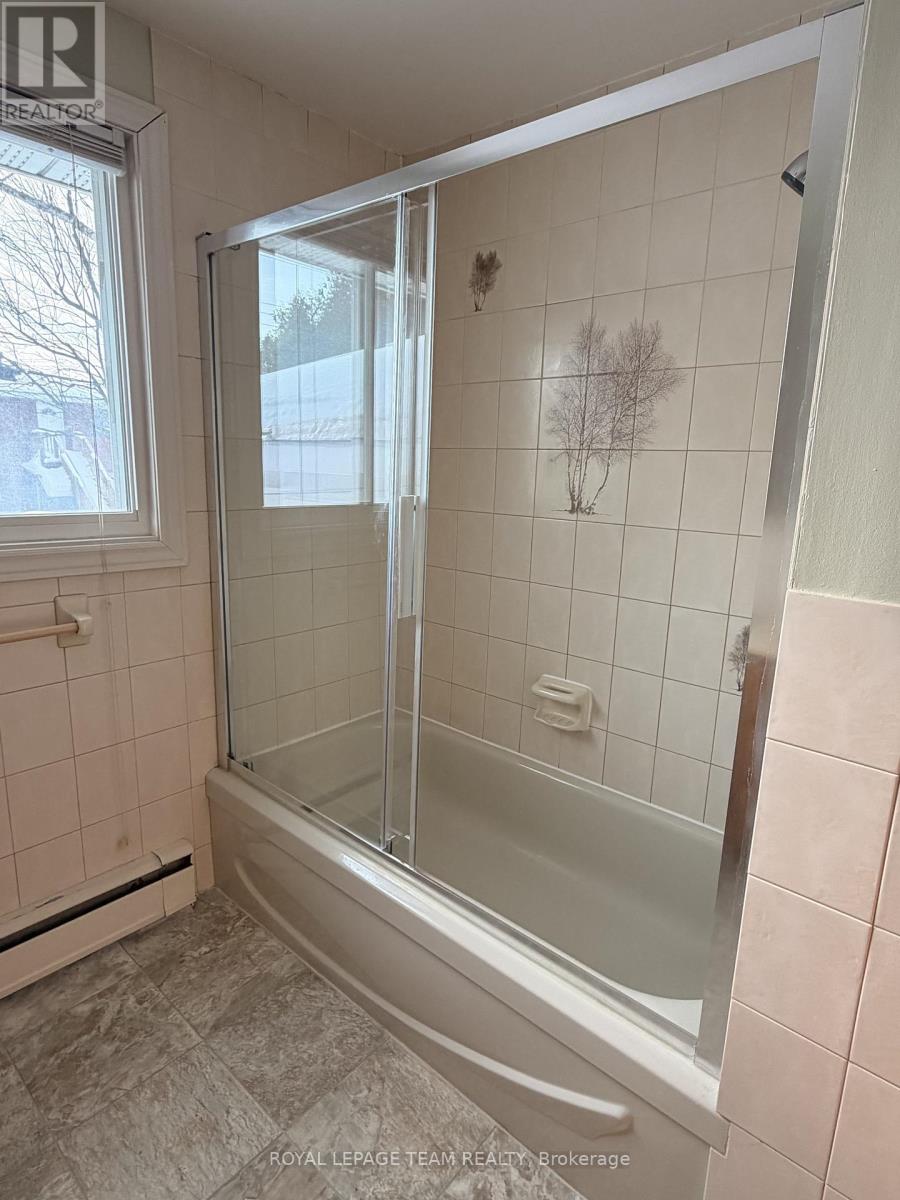 1166 Castle Hill Crescent