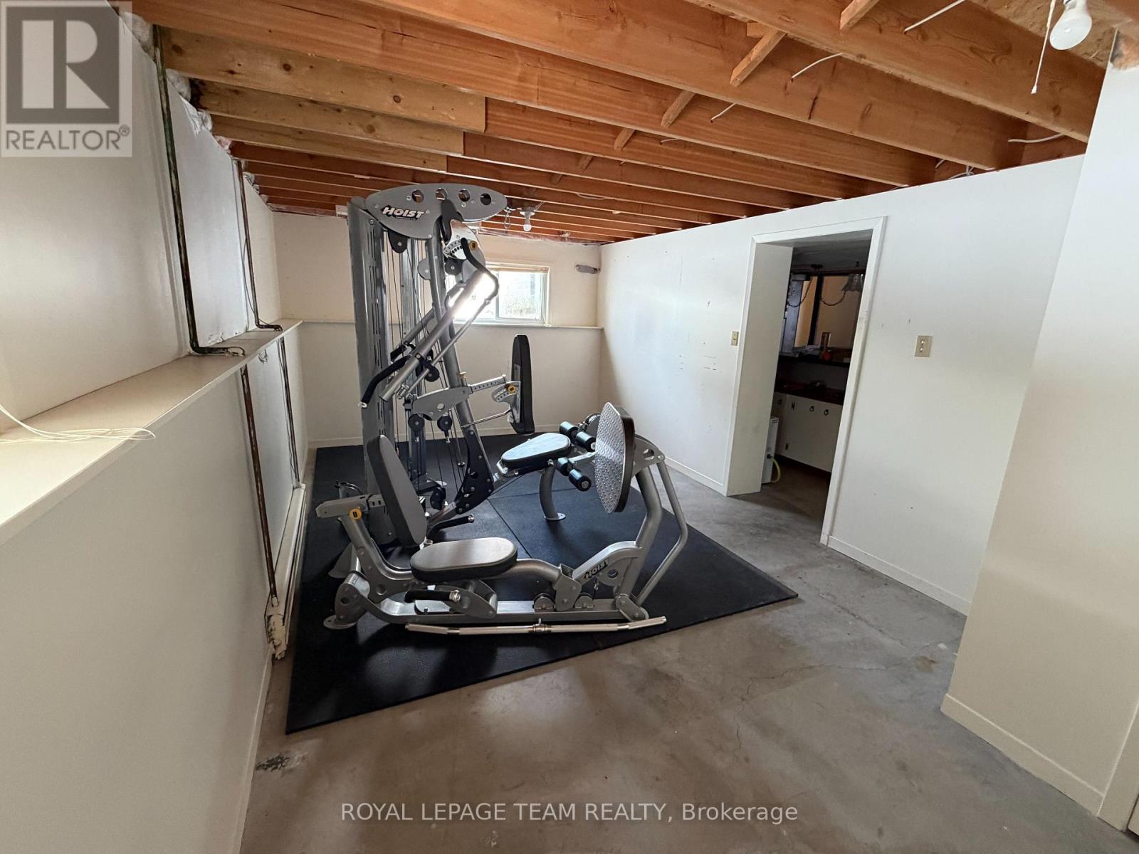 1166 Castle Hill Crescent