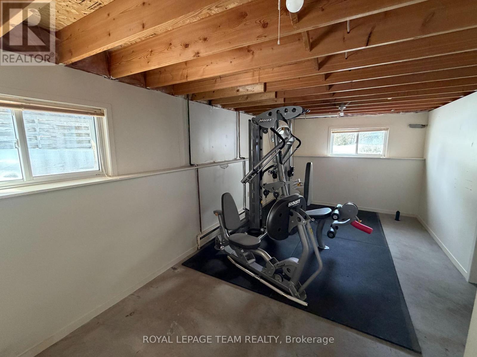 1166 Castle Hill Crescent