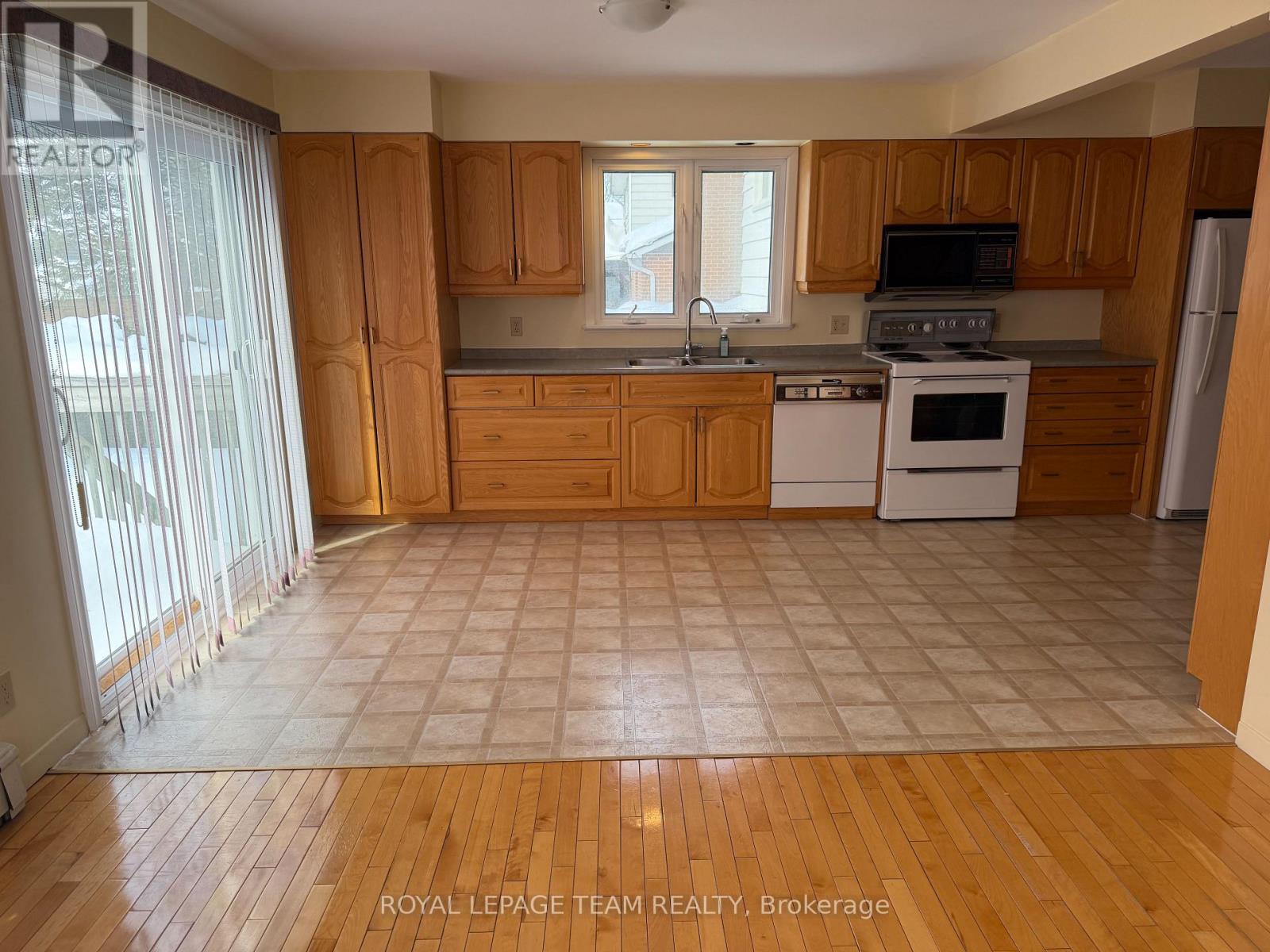 1166 Castle Hill Crescent