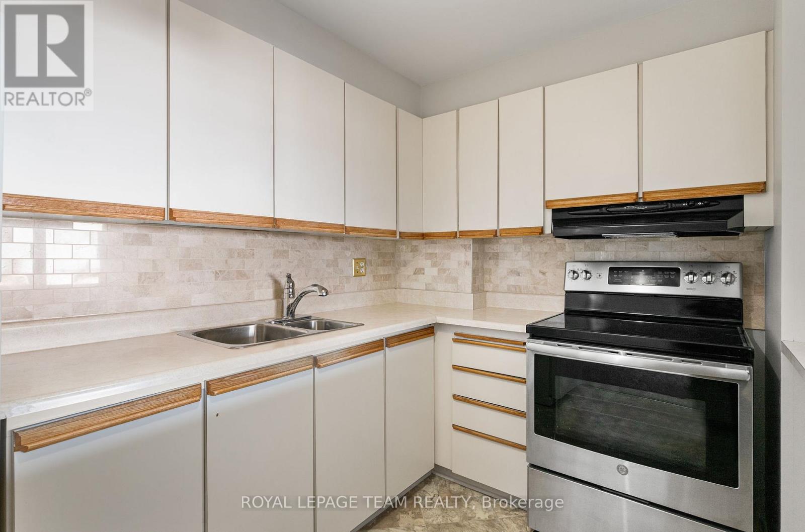 1101 - 1081 Ambleside Drive