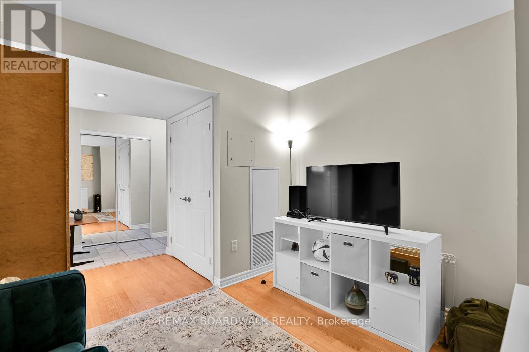 307 - 314 Central Park Drive