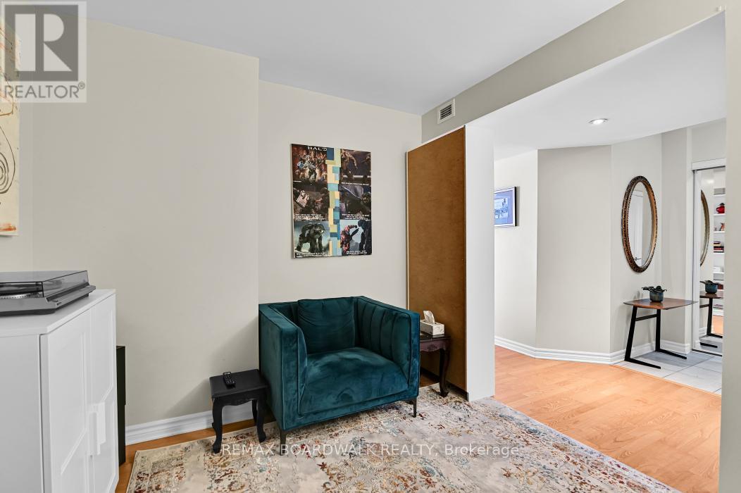 307 - 314 Central Park Drive