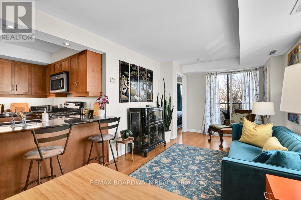 307 - 314 Central Park Drive