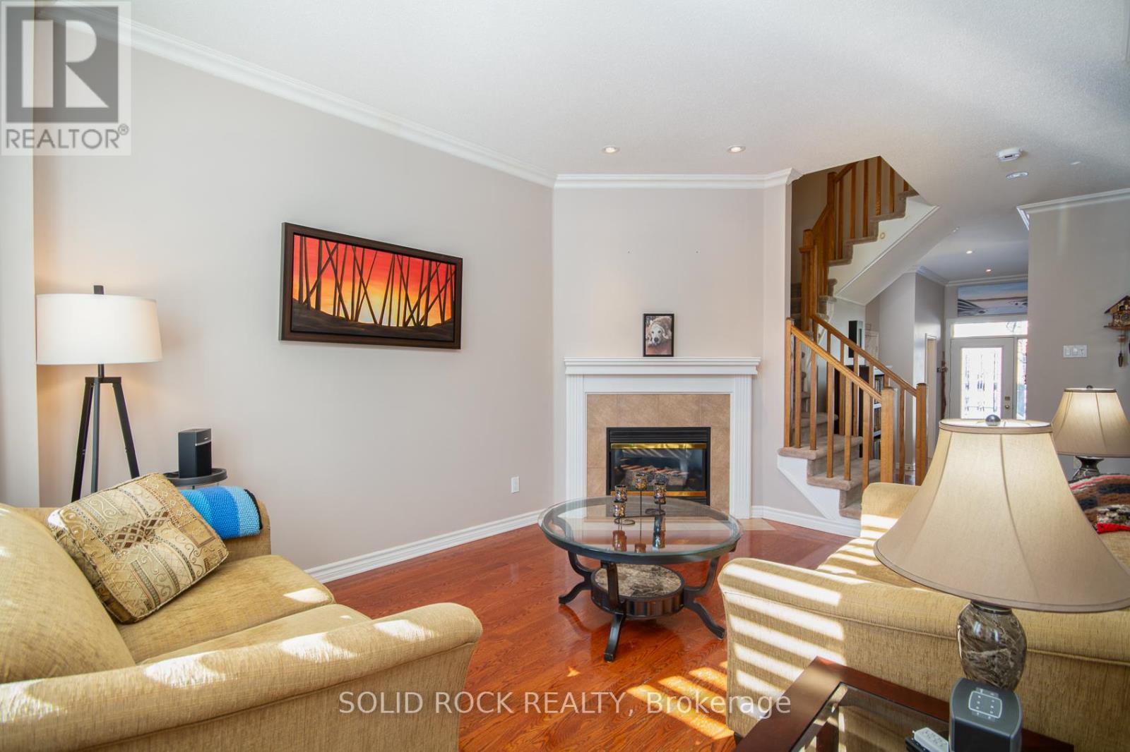 416 Cache Bay Crescent