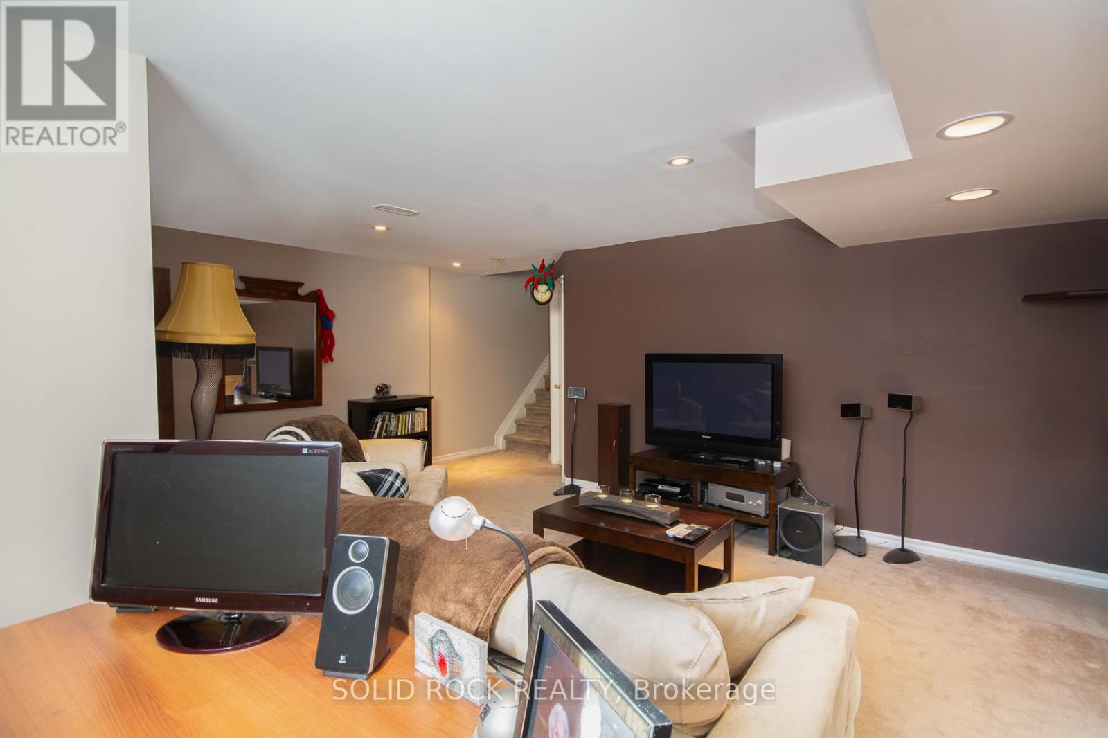 416 Cache Bay Crescent