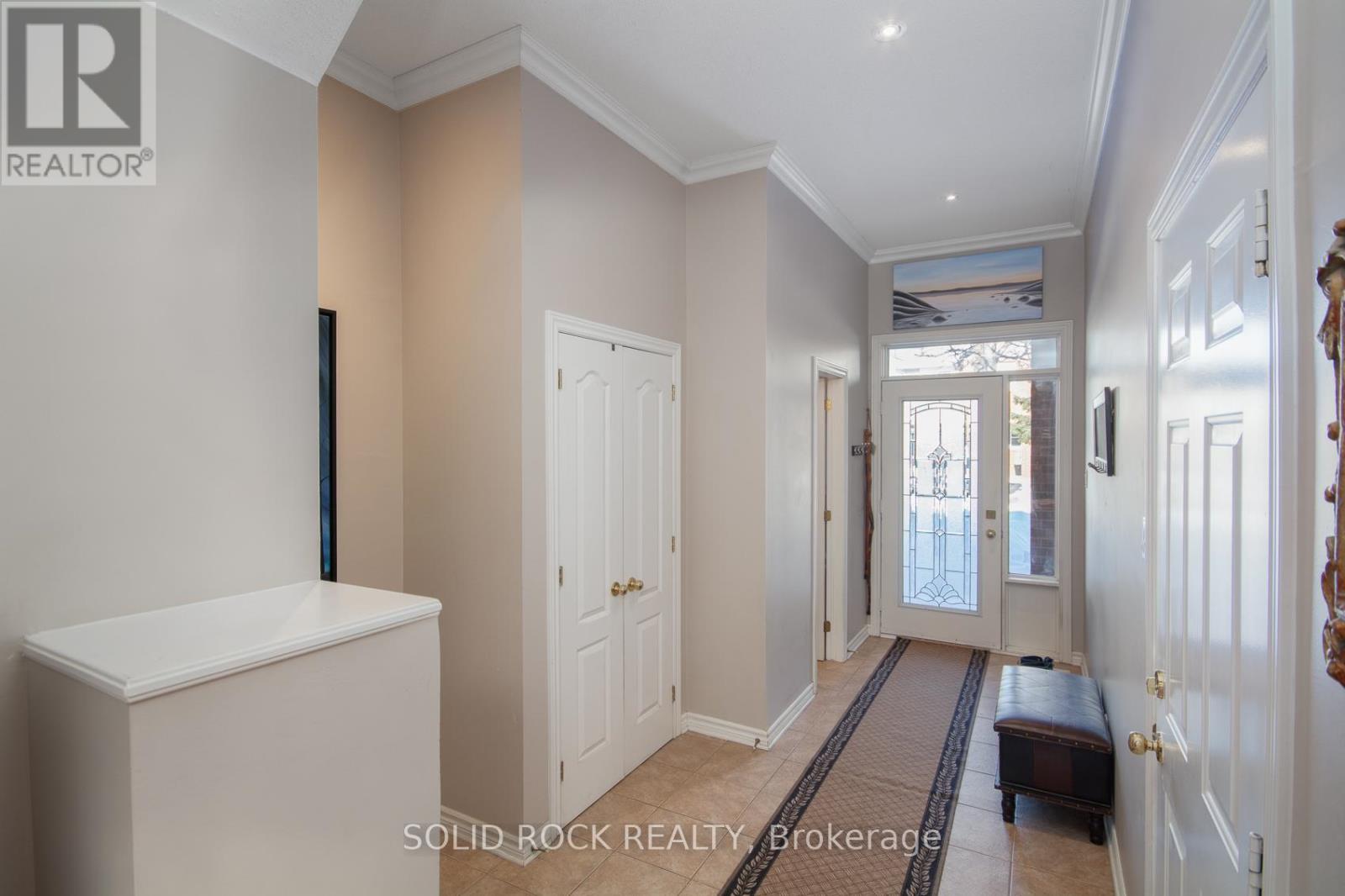 416 Cache Bay Crescent