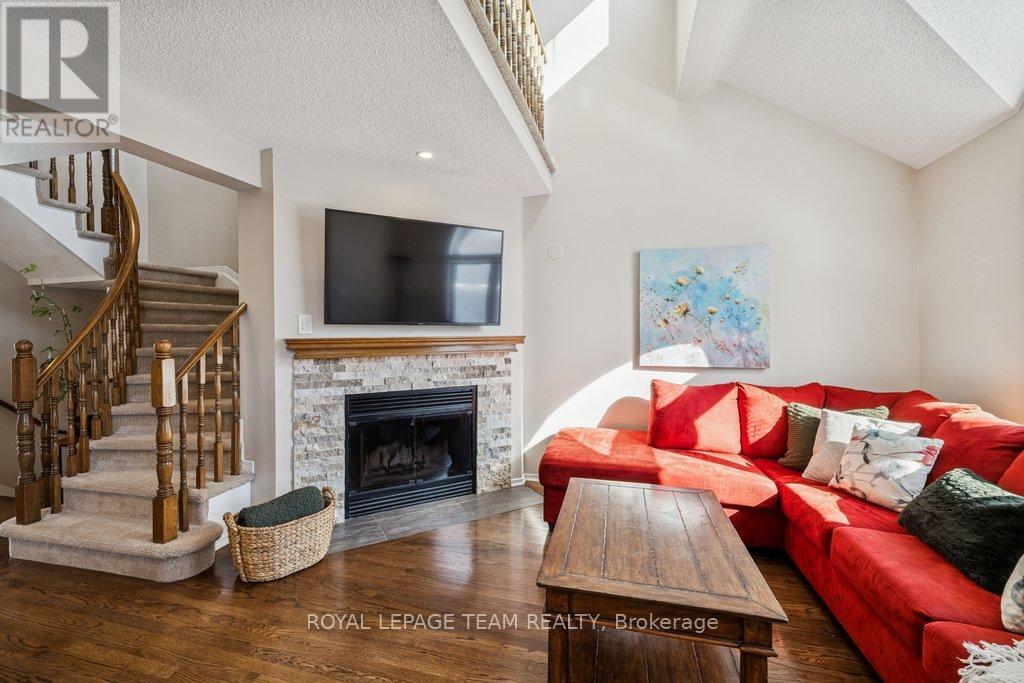 4298 Sunwood Crescent