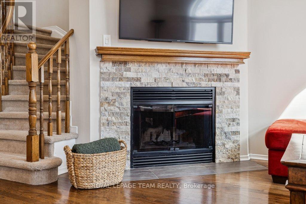 4298 Sunwood Crescent