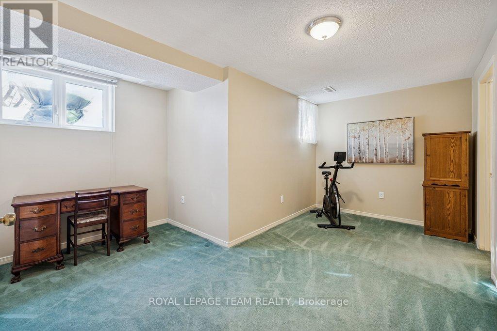 4298 Sunwood Crescent