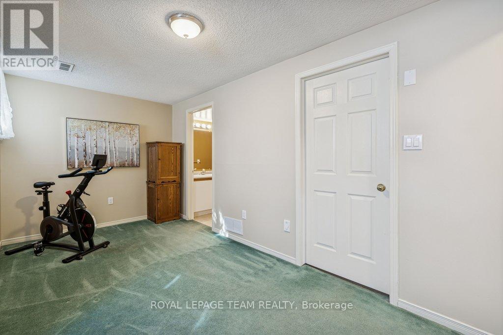 4298 Sunwood Crescent