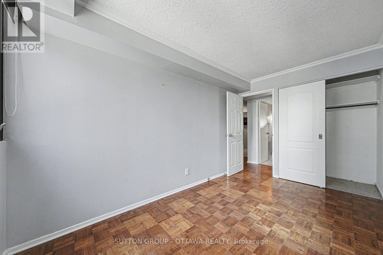 1004 - 200 Bay Street