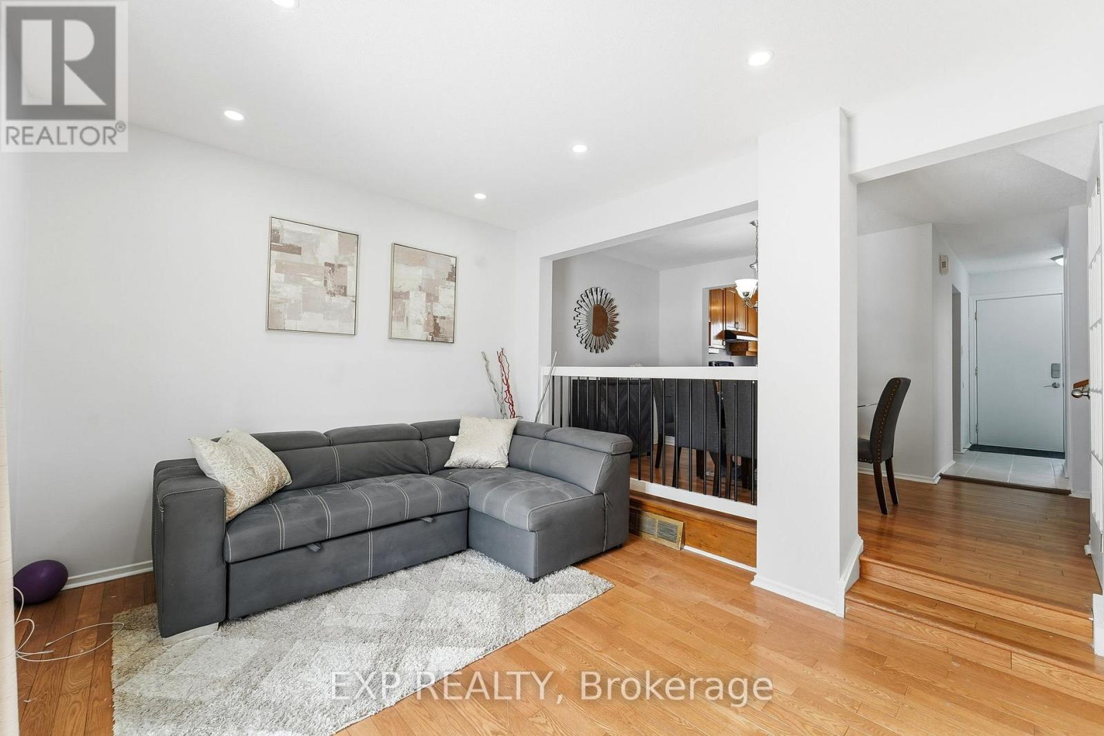 78 - 36 Barrow Crescent