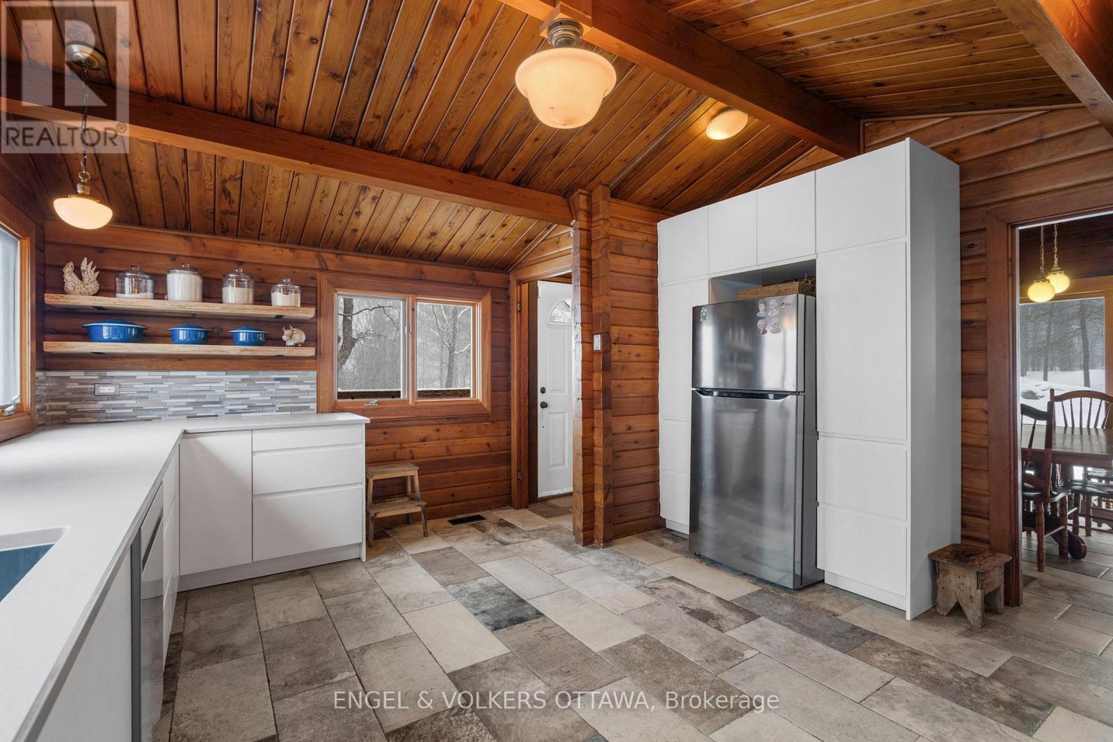 3826 Stonecrest Road