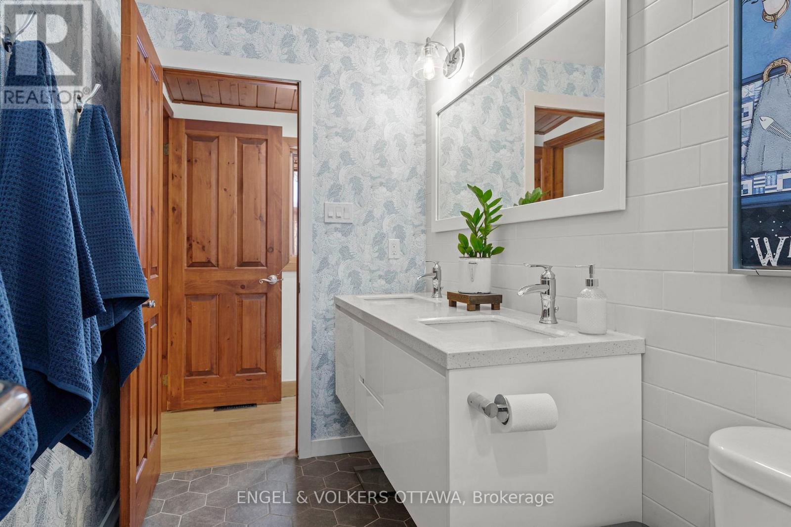 3826 Stonecrest Road