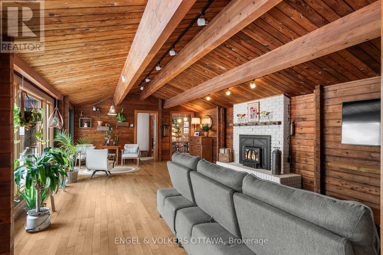 3826 Stonecrest Road