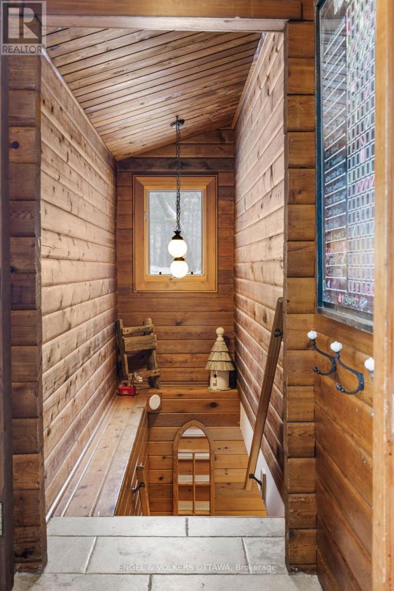 3826 Stonecrest Road