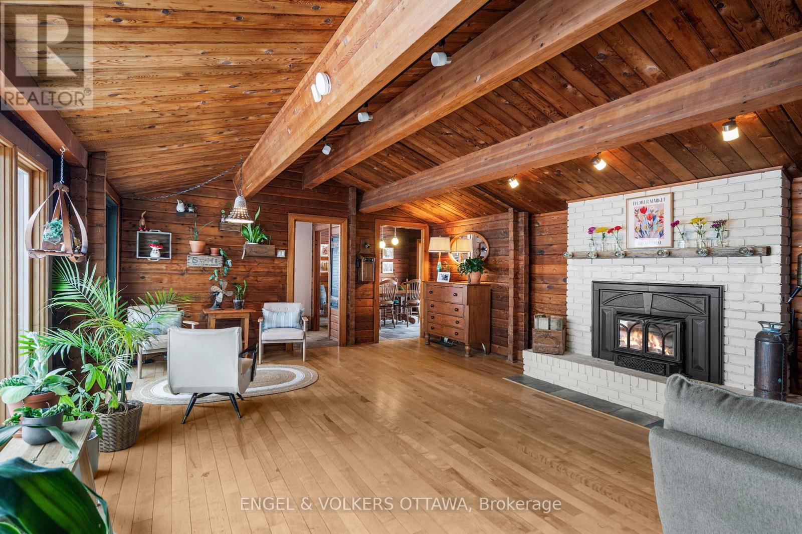 3826 Stonecrest Road