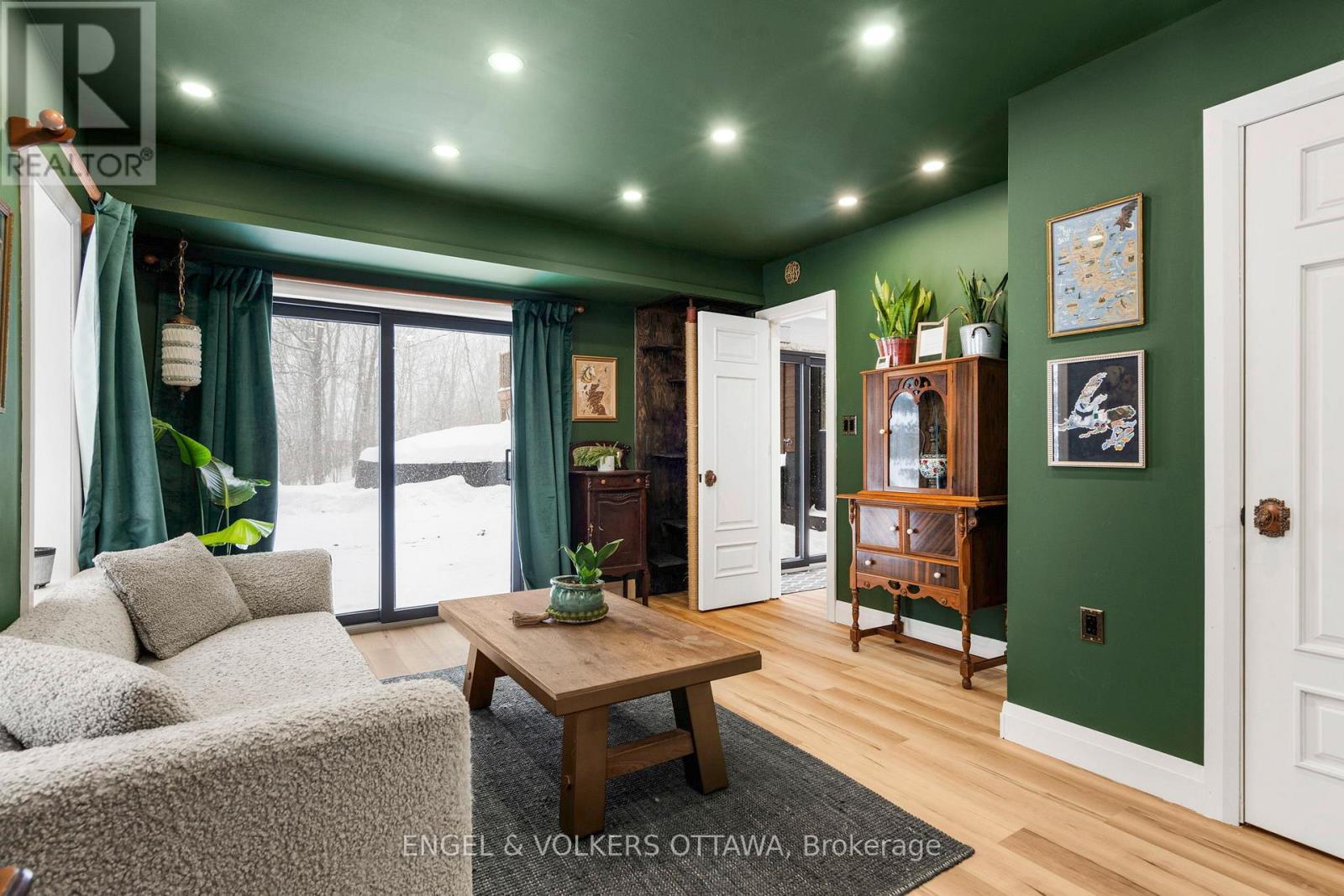 3826 Stonecrest Road