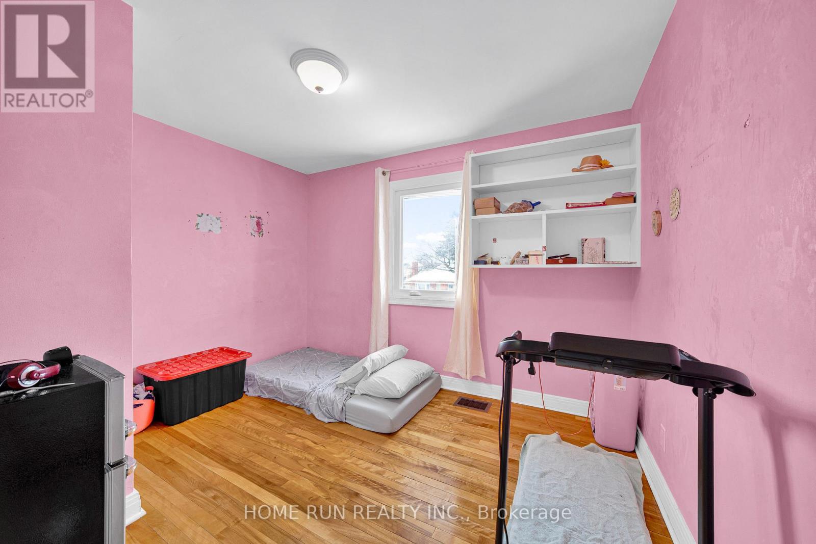 546 Donald Street