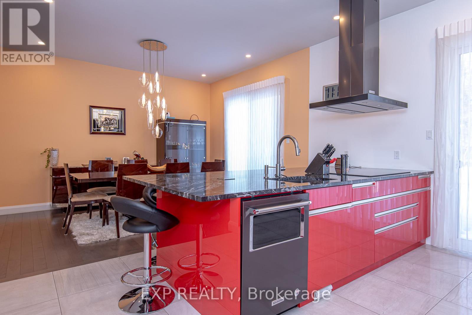 1473 Rosebella Avenue W