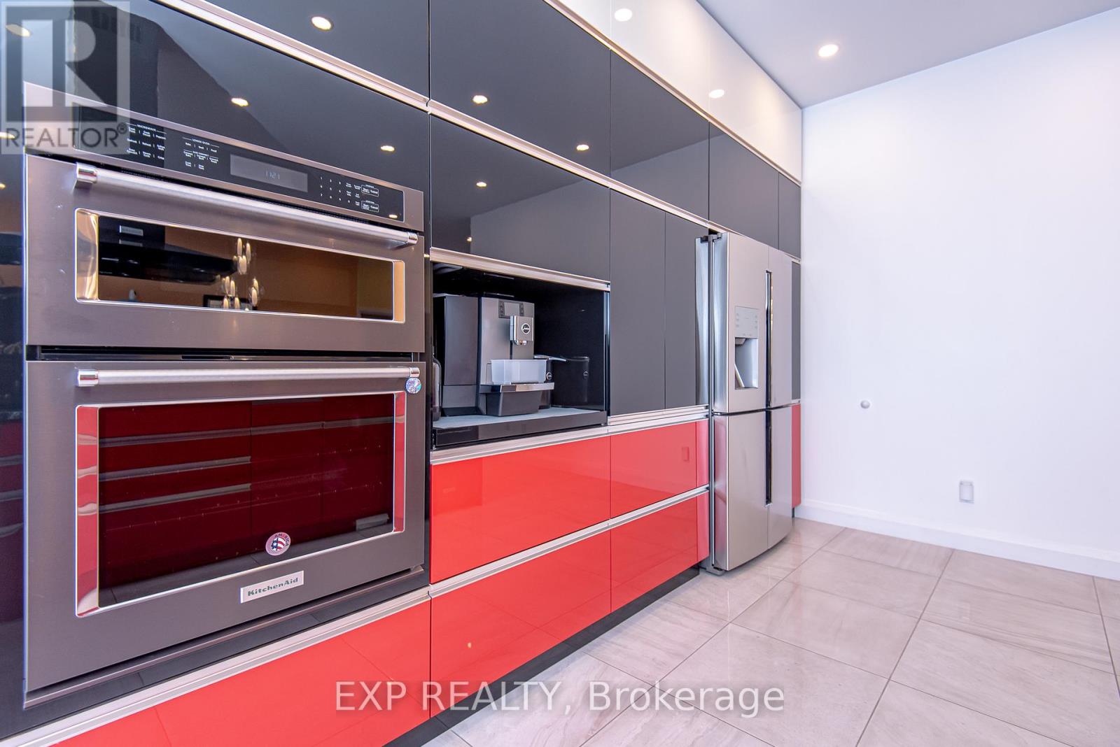 1473 Rosebella Avenue W