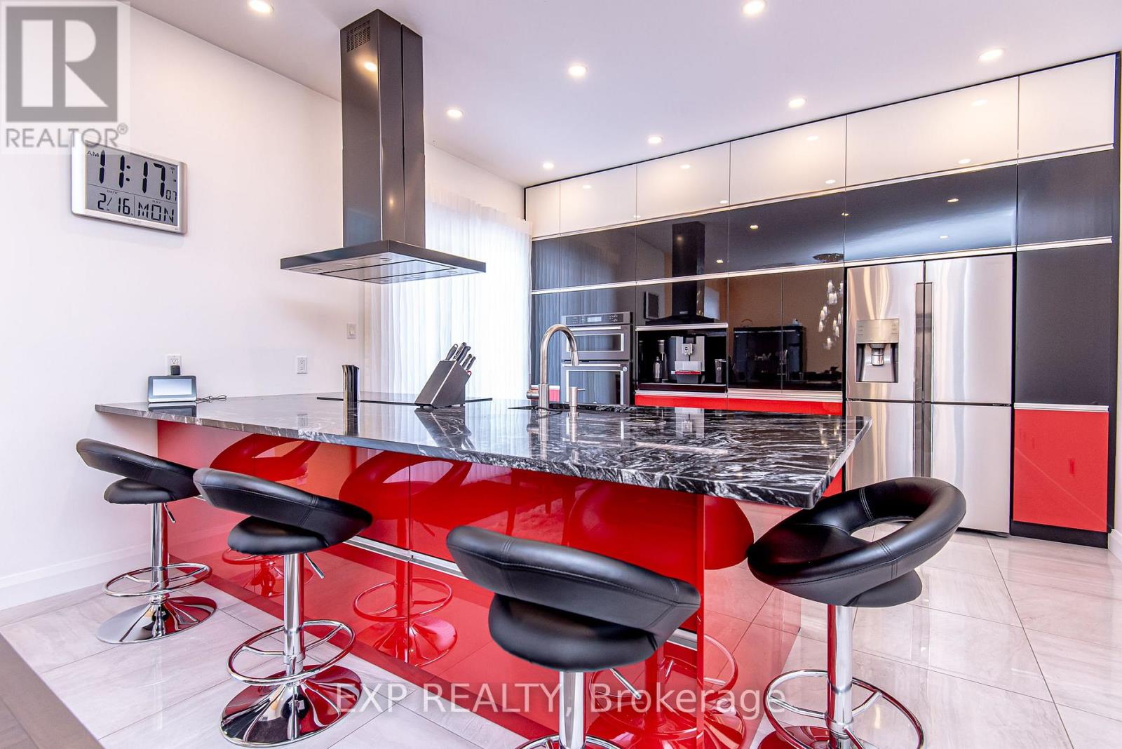 1473 Rosebella Avenue W