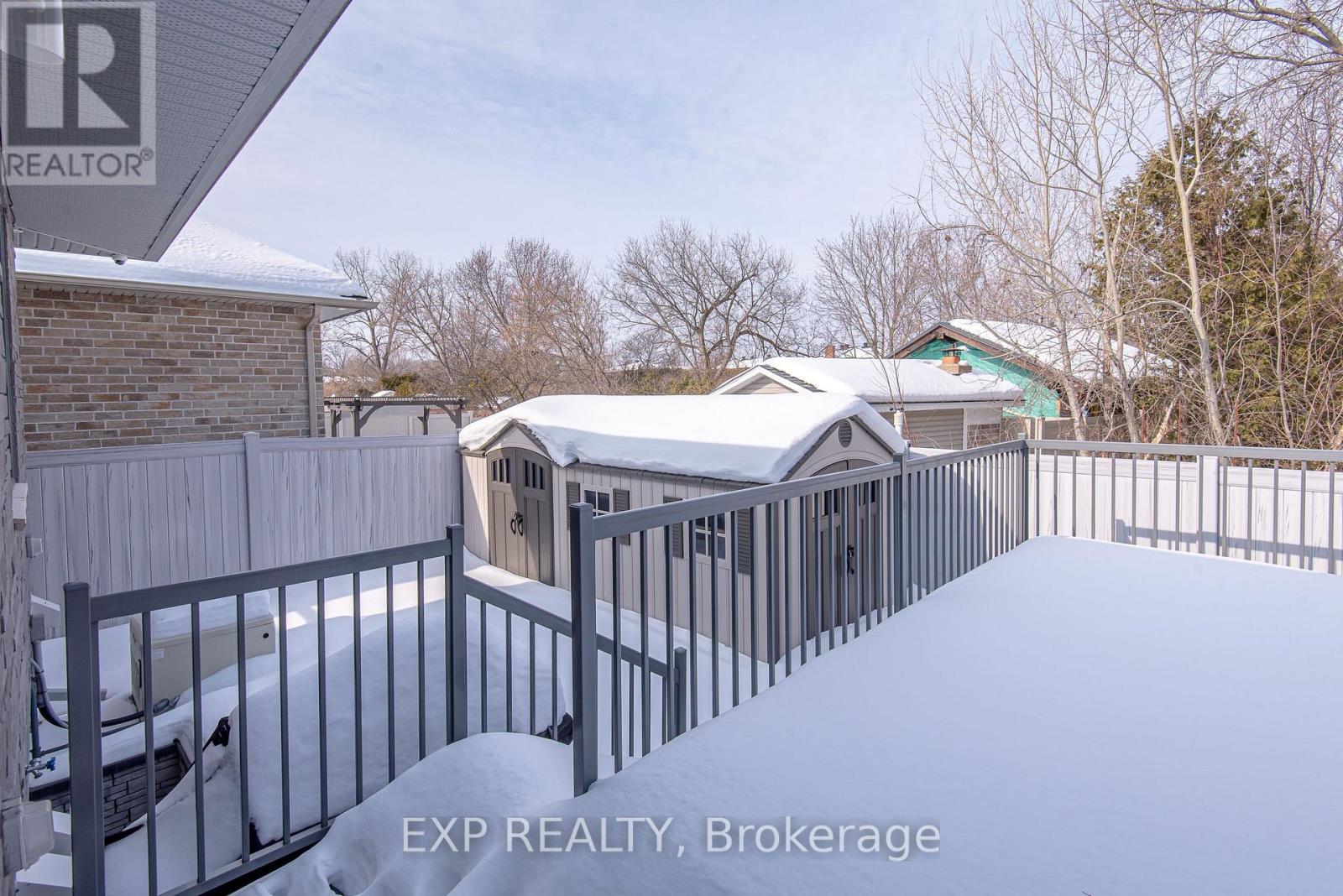 1473 Rosebella Avenue W