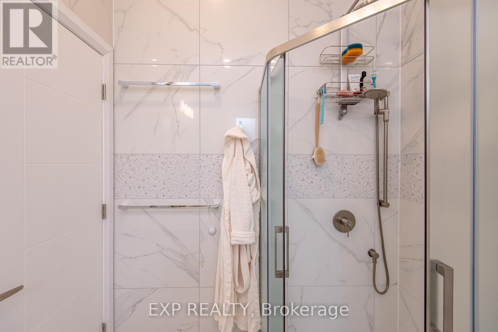 1473 Rosebella Avenue W