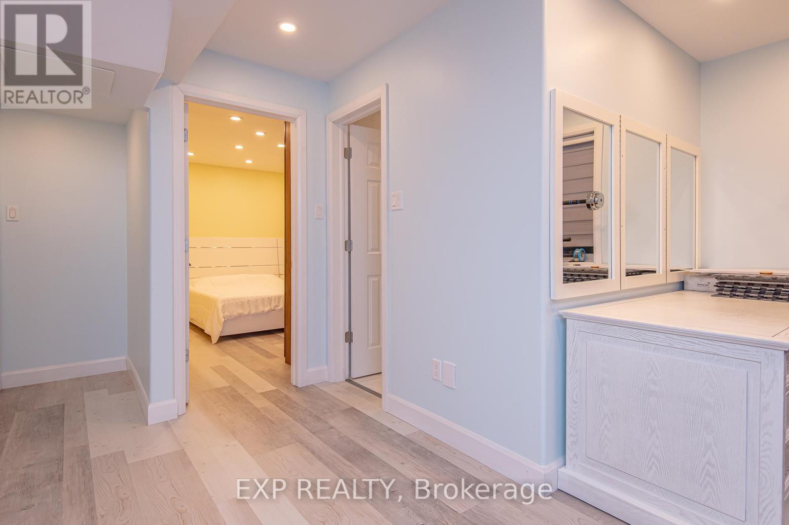 1473 Rosebella Avenue W