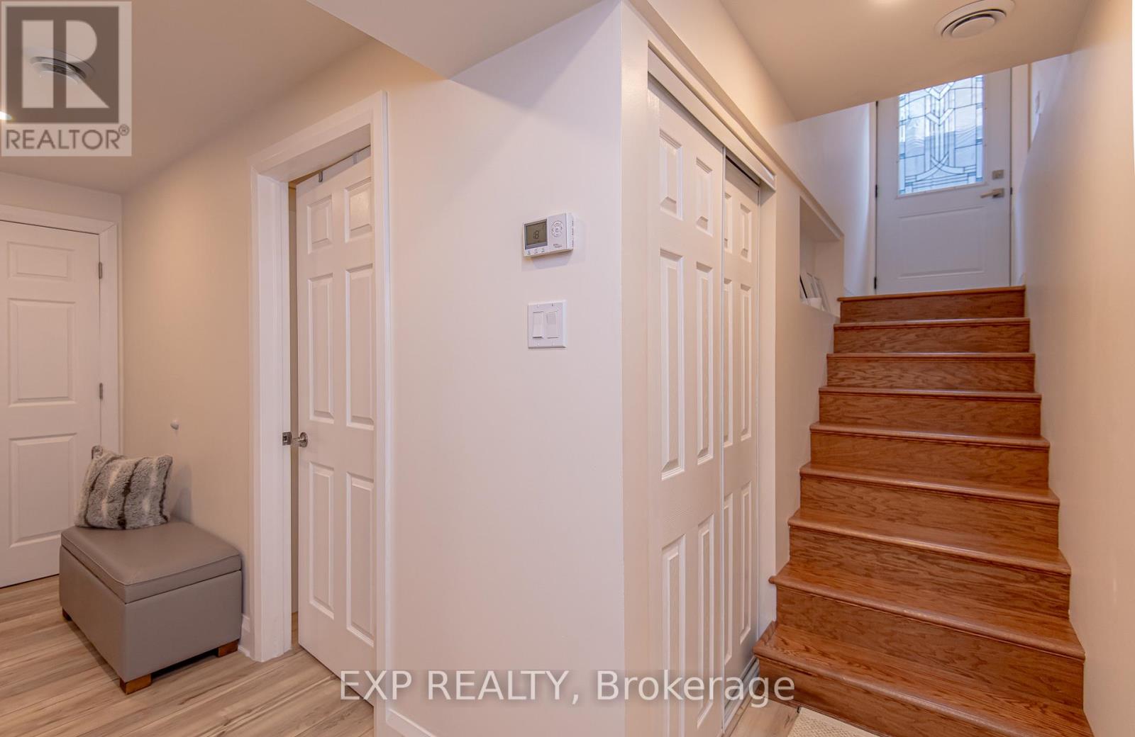 1473 Rosebella Avenue W