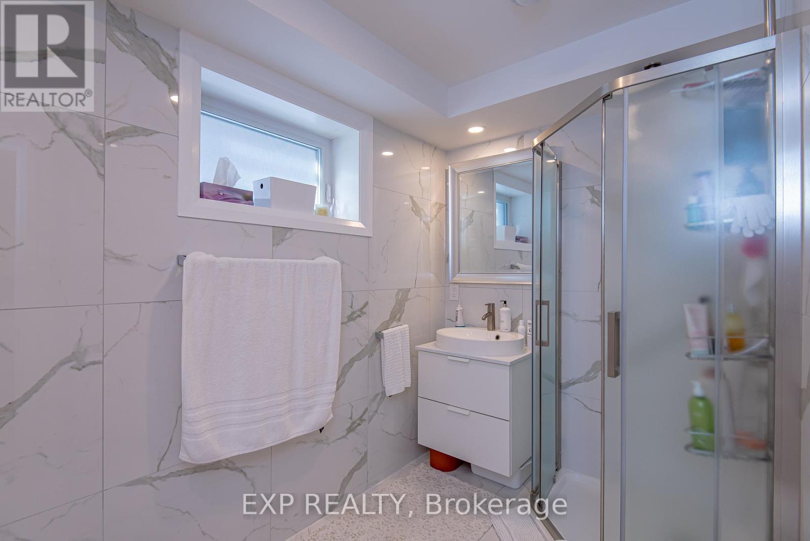 1473 Rosebella Avenue W