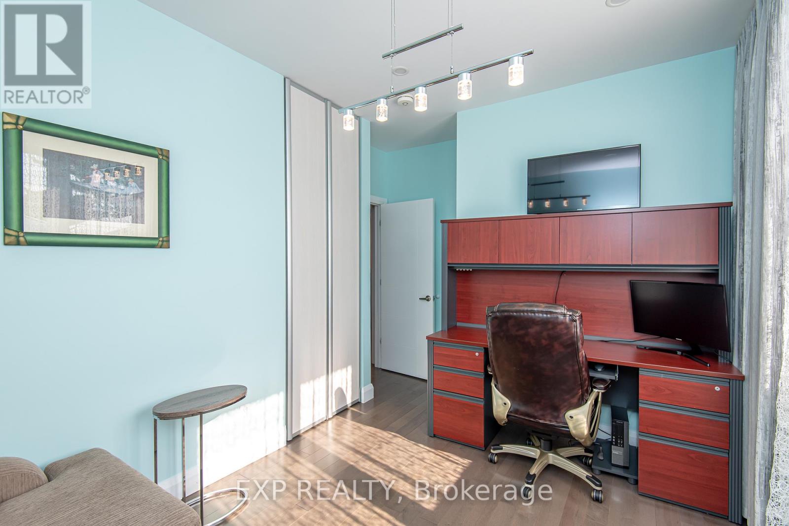 1473 Rosebella Avenue W