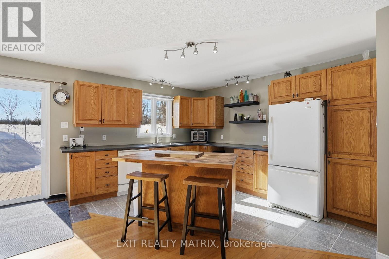 890 Happy Hollow Road