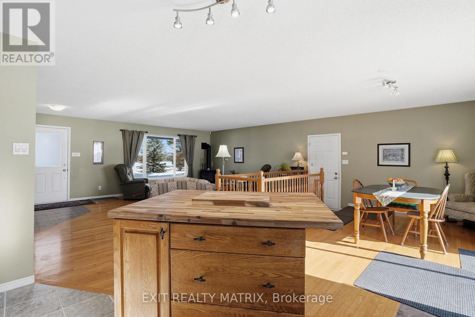 890 Happy Hollow Road