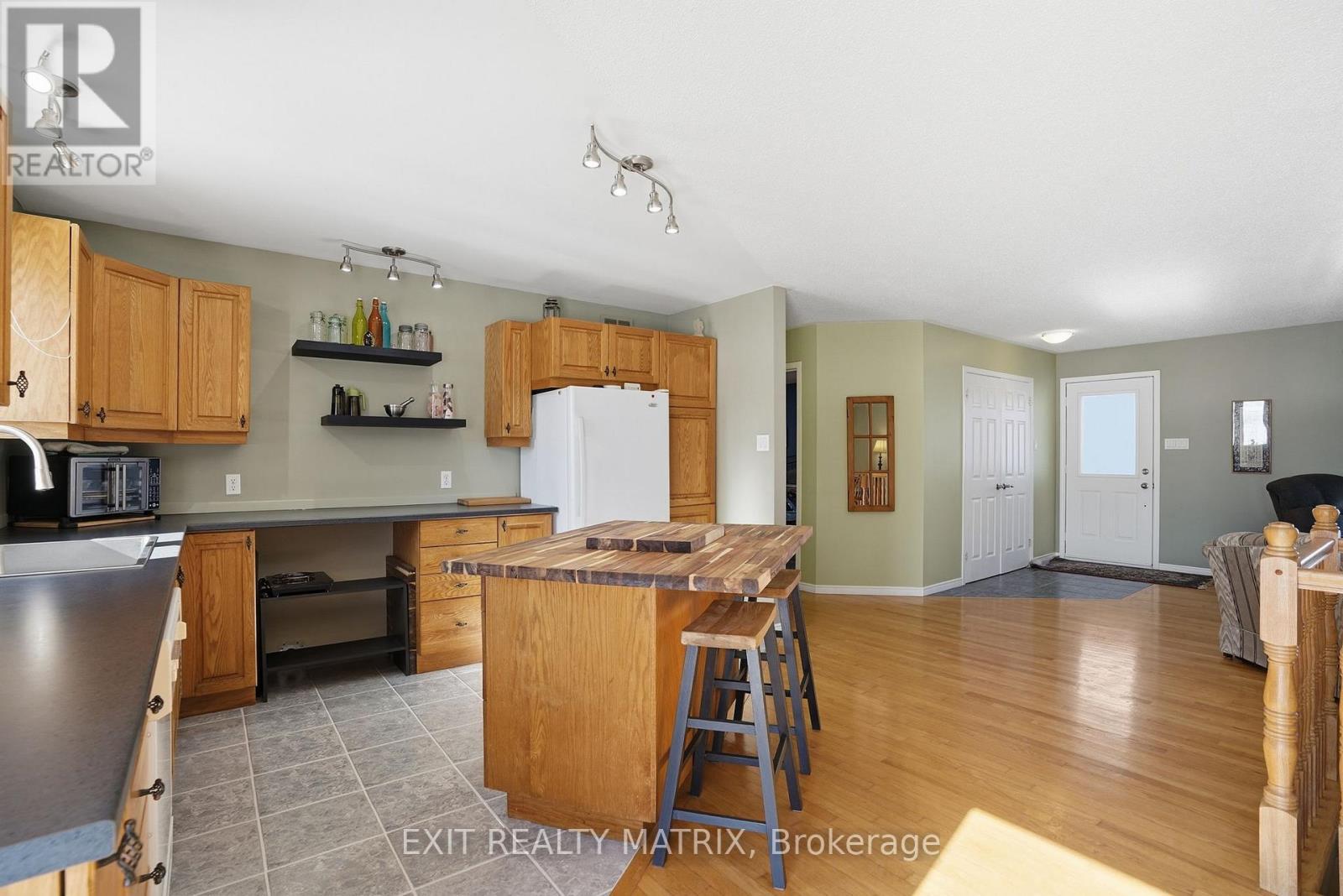 890 Happy Hollow Road